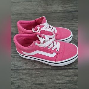 Girls vans sneakers.